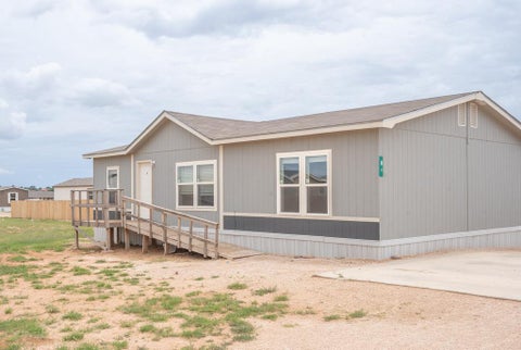 Mobile Home For Sale - 8 NW Bit Court<br/> Andrews County, Andrews, TX 79714
