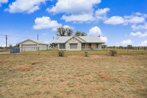 Homes For Sale - 102 N Moss Lake Rd<br/> Big Spring, TX 79720