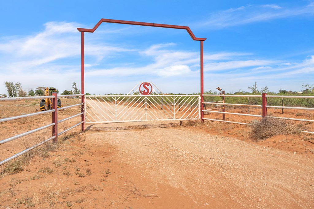 9811 S County Rd 1218, Midland, Texas image 4