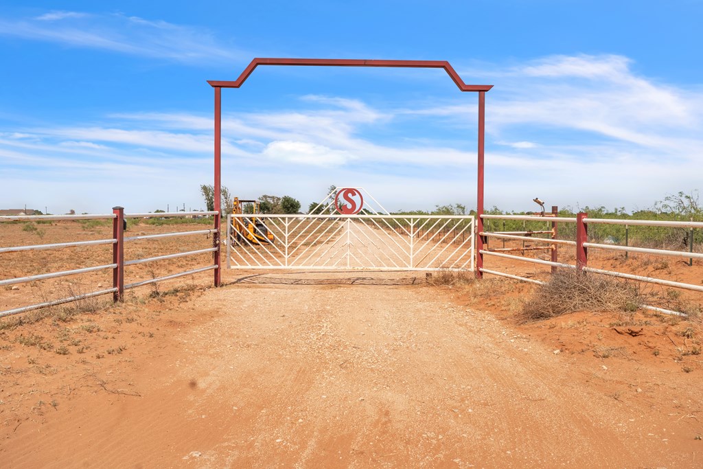9811 S County Rd 1218, Midland, Texas image 5