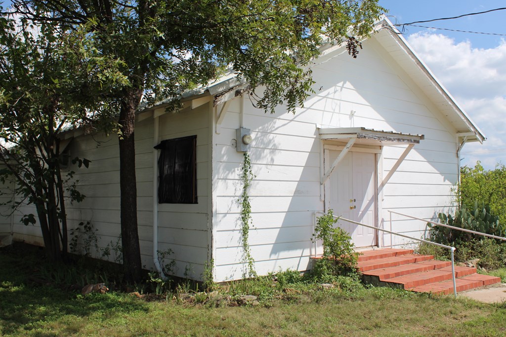 807 Brazos St, Coleman, Texas image 35