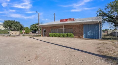 Homes For Sale - 6914 S Service Rd<br/> Big Spring, TX 79720