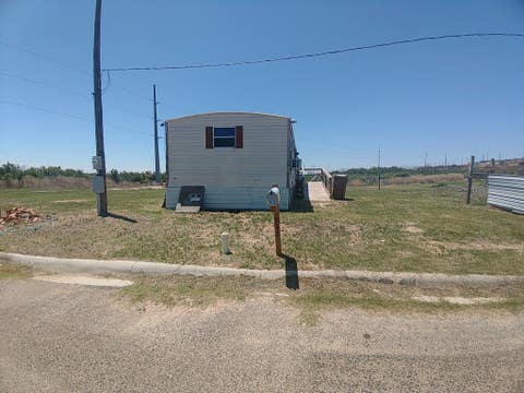 Mobile Home For Sale - 701-703 Pine<br/> Big Spring, TX 79720