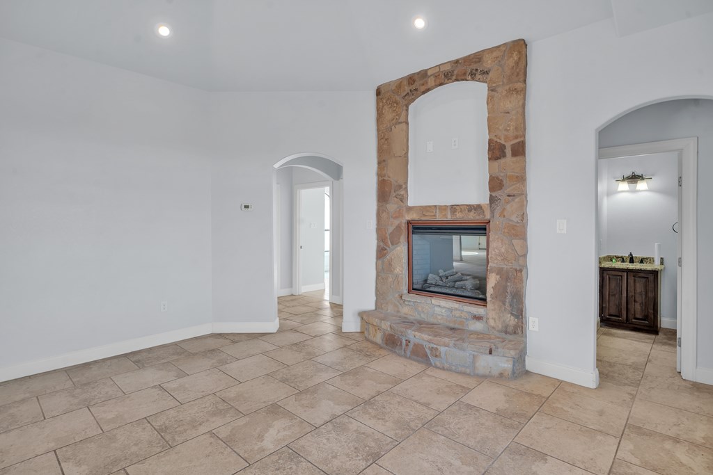 5600 N County Road 1125, Midland, Texas image 7