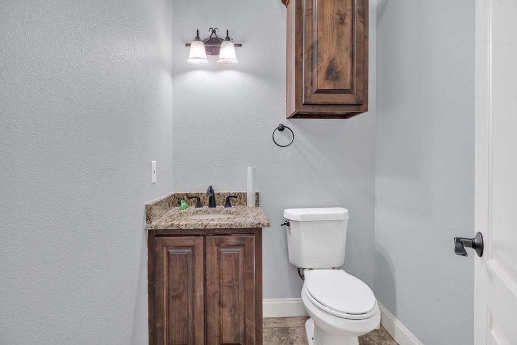 5600 N County Road 1125, Midland, Texas image 8