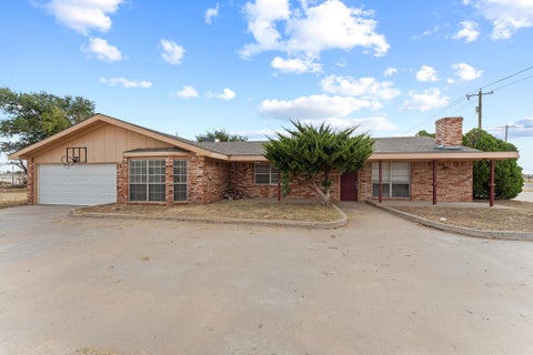 Homes For Sale - 901 E County Rd 140<br/> Midland, TX 79706