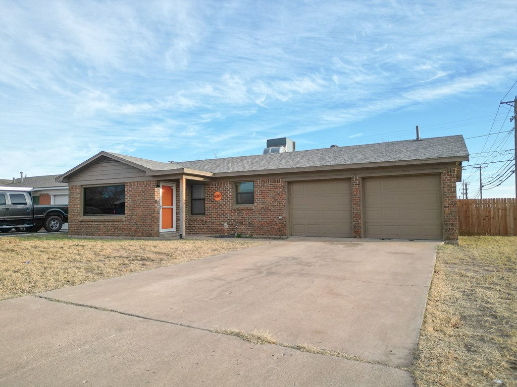 4319 Versailles Dr, Midland, Texas image 2