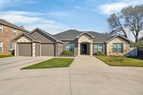 Homes For Sale - 1608 Holloway Ave<br/> Midland, TX 79701