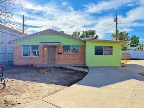 Homes For Sale - 2217 Country Club Dr<br/> Reeves County, Pecos, TX 79772