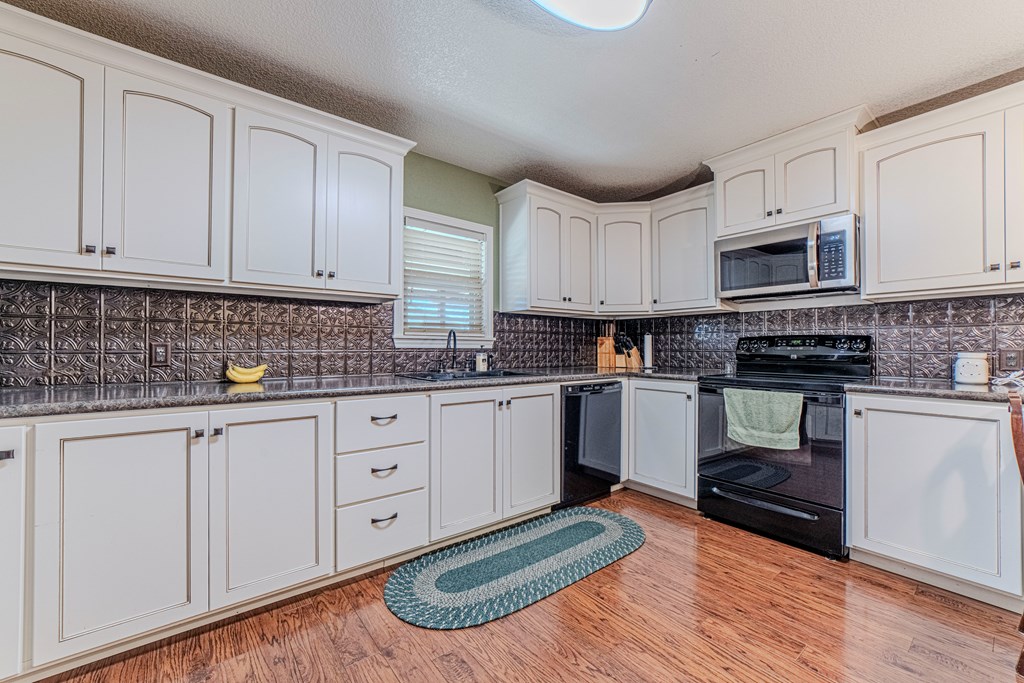 803 SW Ave C, Seminole, Texas image 7