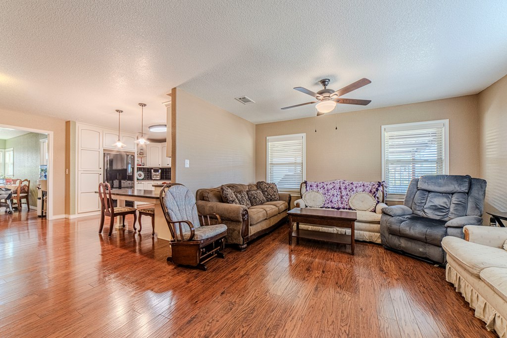 803 SW Ave C, Seminole, Texas image 5