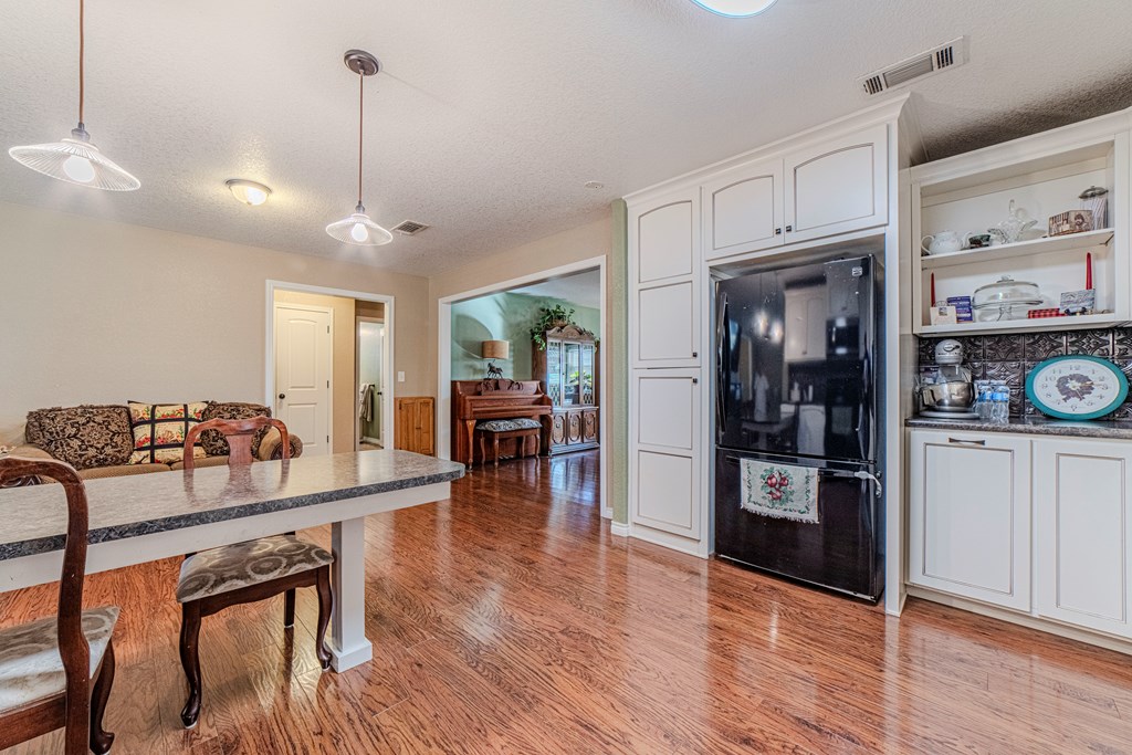803 SW Ave C, Seminole, Texas image 8