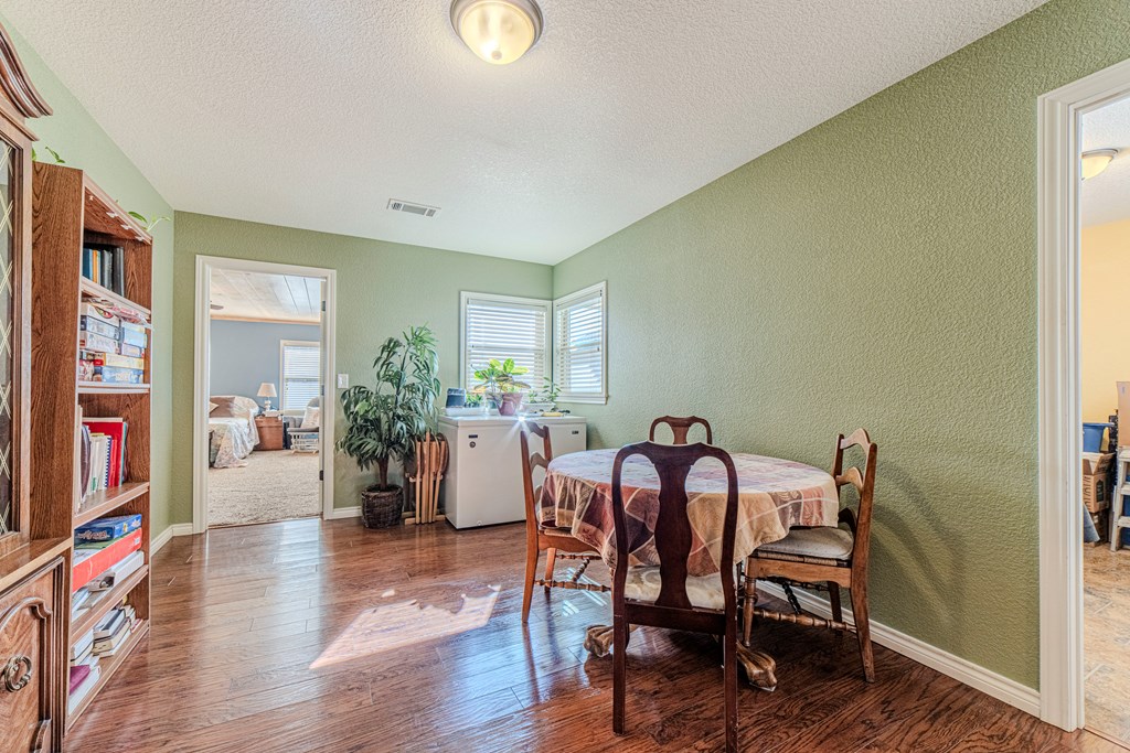 803 SW Ave C, Seminole, Texas image 9