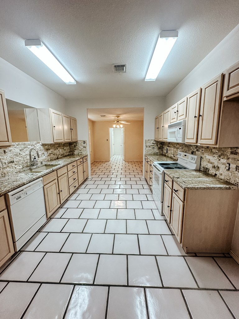 3301 Wedgwood, Midland, Texas image 7