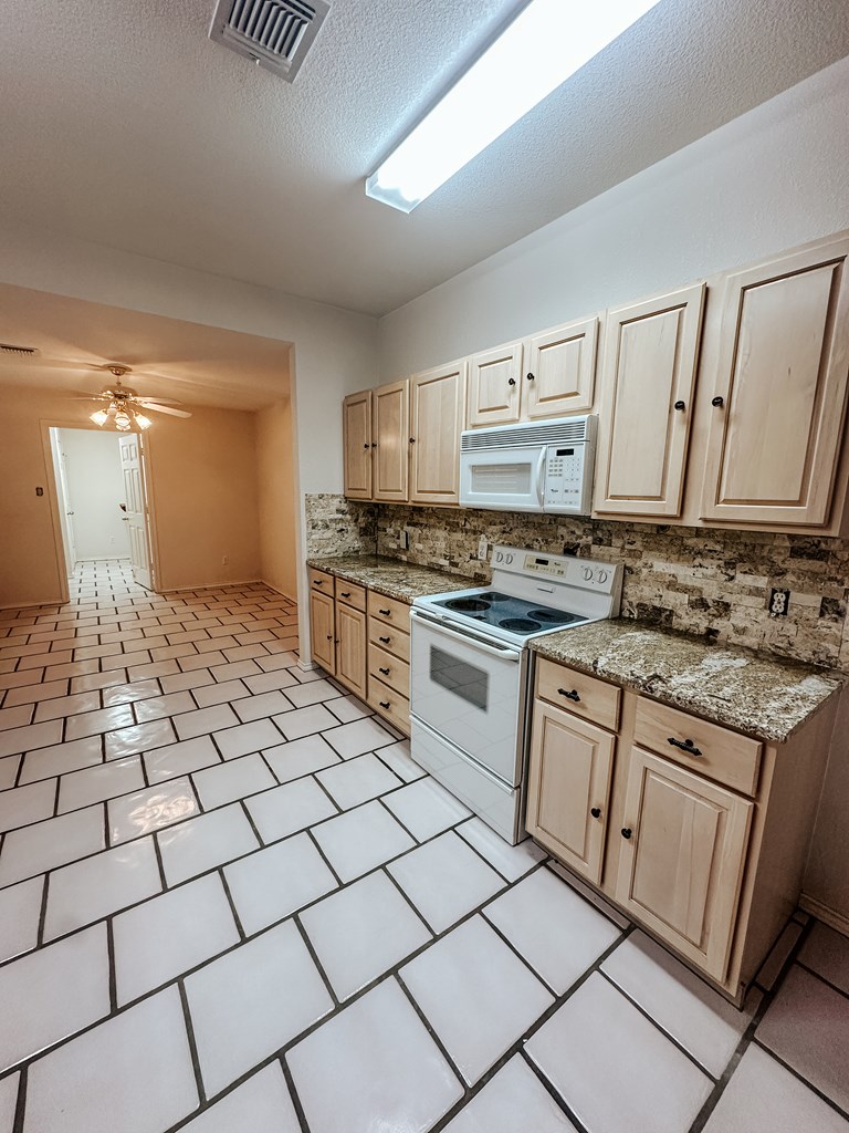 3301 Wedgwood, Midland, Texas image 6