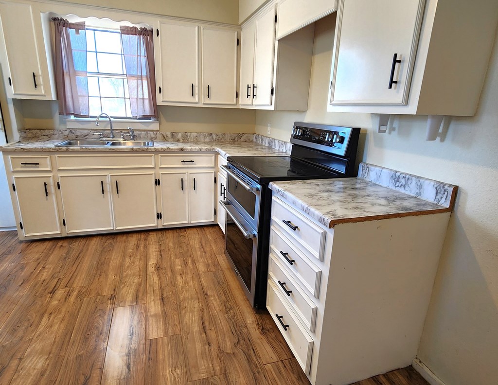 308 N Rollins St, Fort Stockton, Texas image 2