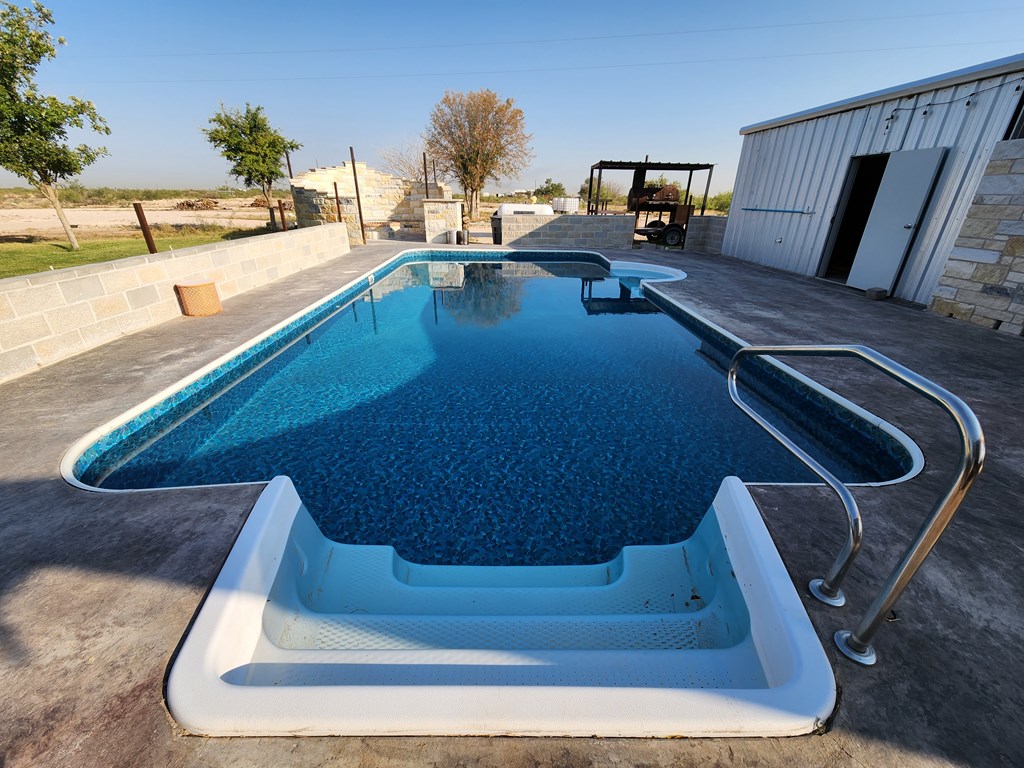 24501 S County Rd 1210, Midland, Texas image 6