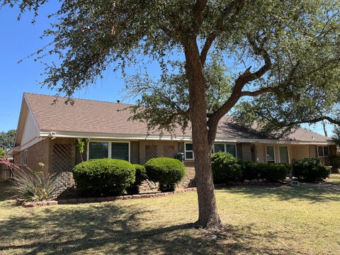 Homes For Sale - 2816 Northtown Place<br/> Midland, TX 79705