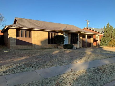 Homes For Sale - 1704 N Ave I<br/> Dawson County, Lamesa, TX 79331