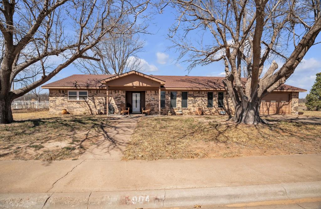 904 E 18th St, Colorado City, Texas image 1
