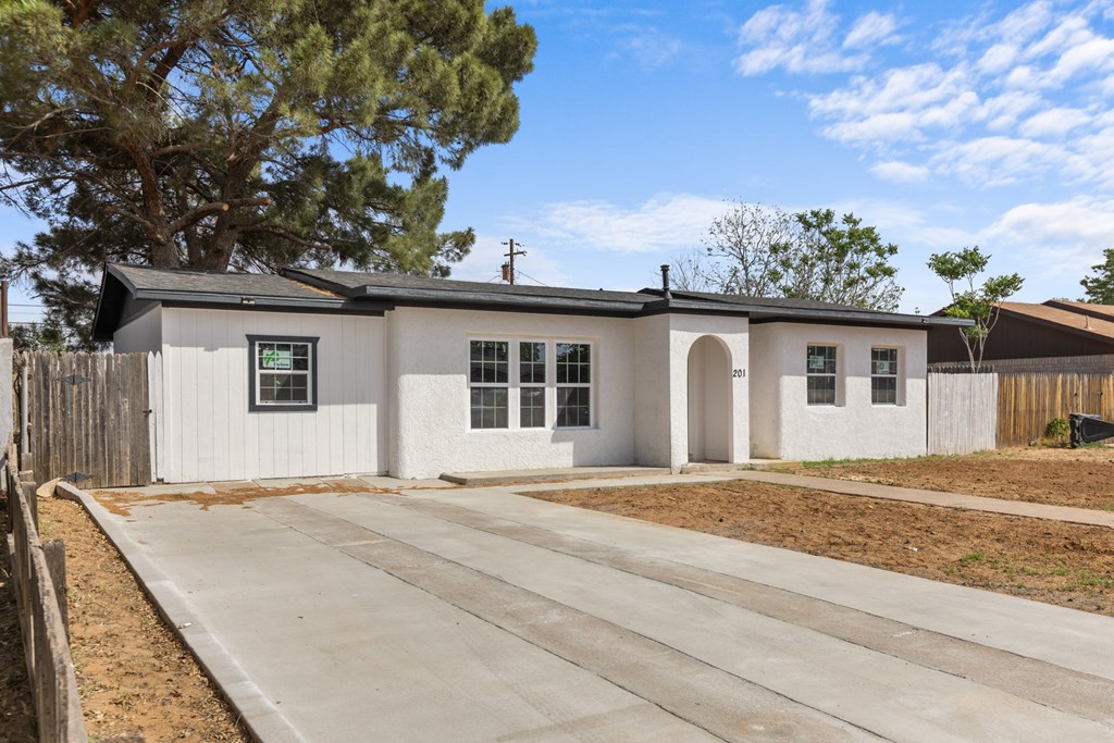 201 E Pine Ave, Midland, Texas image 3