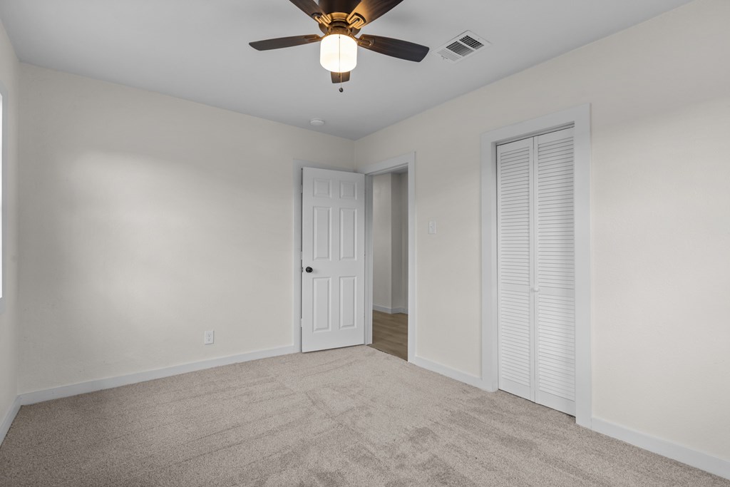 201 E Pine Ave, Midland, Texas image 10