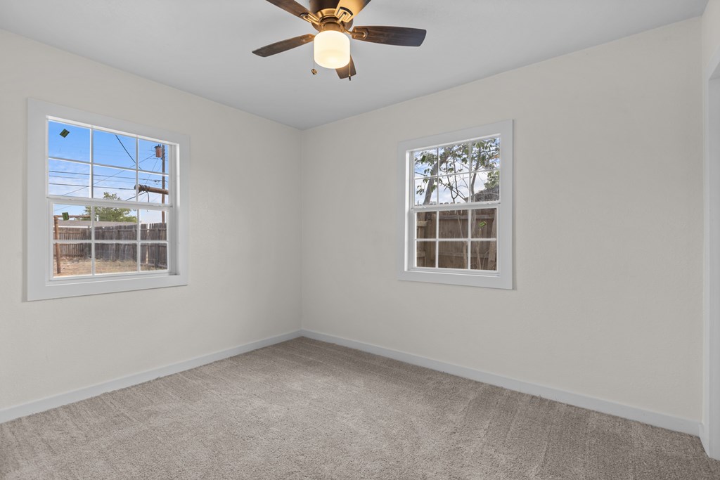 201 E Pine Ave, Midland, Texas image 14