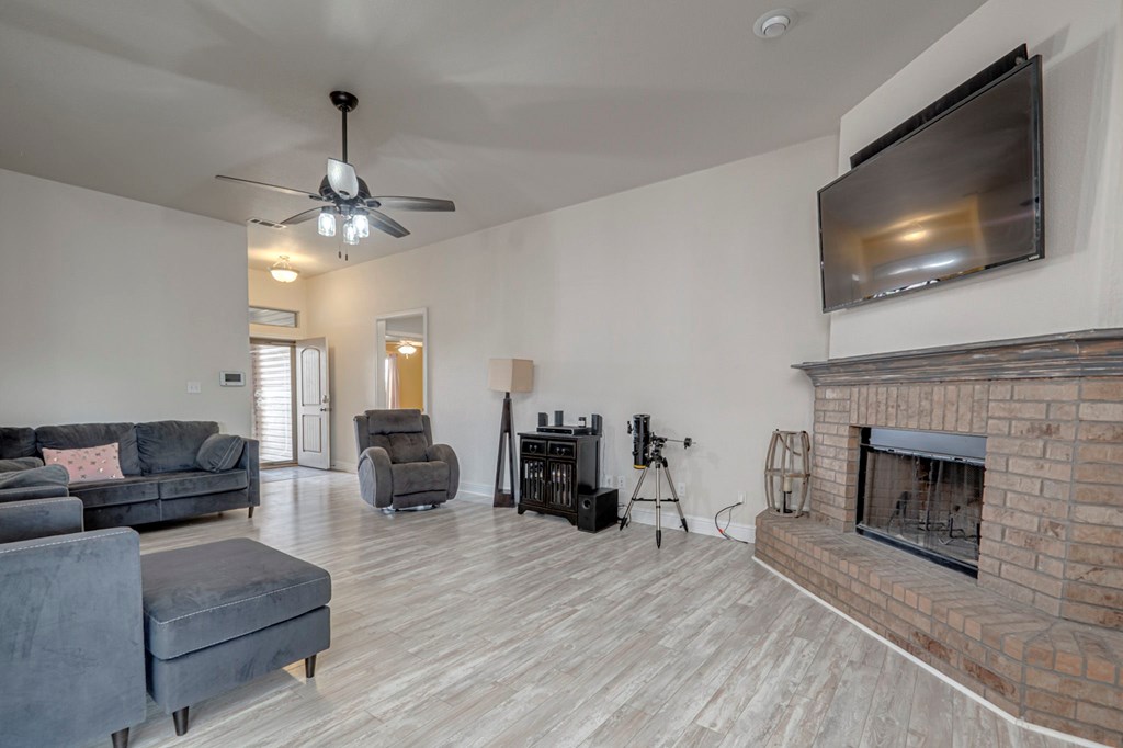 508 E Comiskey, Midland, Texas image 3