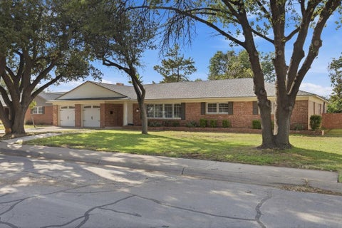 Homes For Sale - 3204 Boyd Ave<br/> Midland, TX 79705