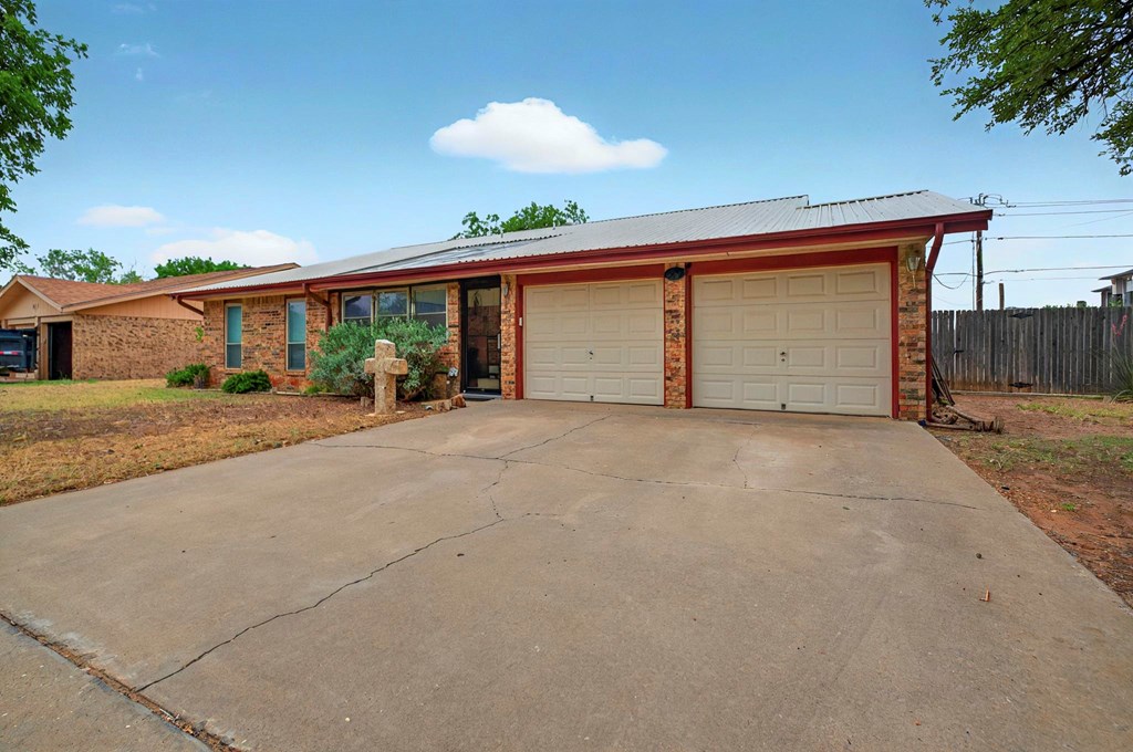 3013 Whittle Way, Midland, Texas image 2