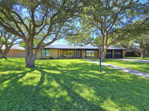 Apartment For Sale - 2105 Oaklawn Dr<br/> Midland County, Midland, TX 79705