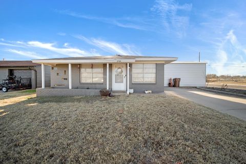 Homes For Sale - 3700 Boulder Dr<br/> Big Spring, TX 79720