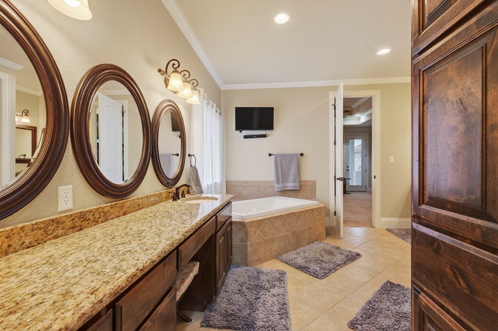 6407 Saddle Horn Lane, Midland, Texas image 44