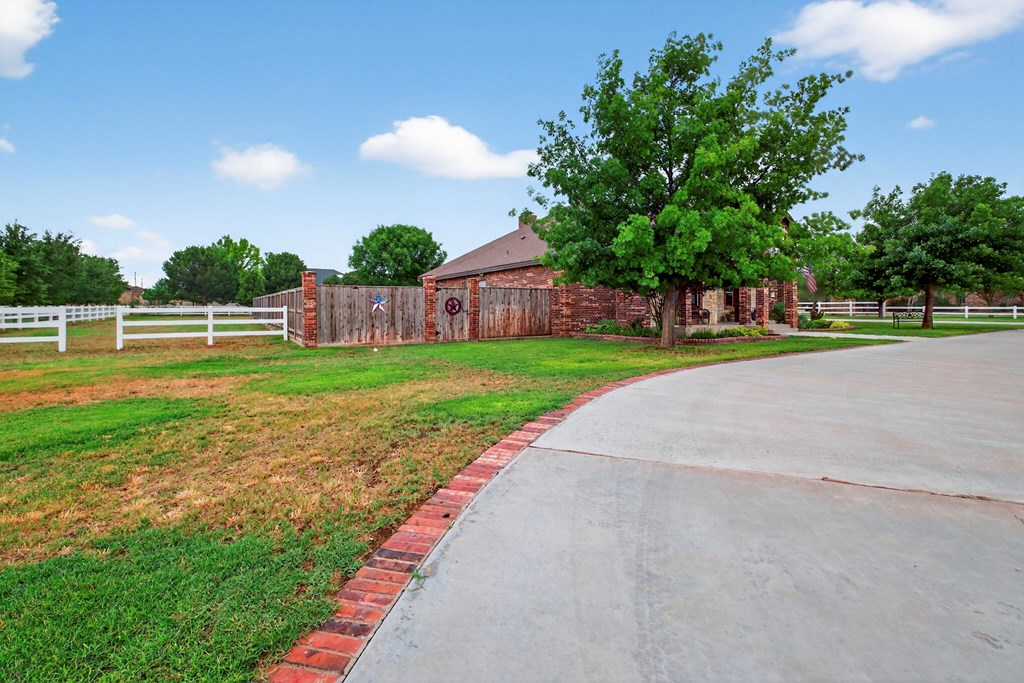 6407 Saddle Horn Lane, Midland, Texas image 2