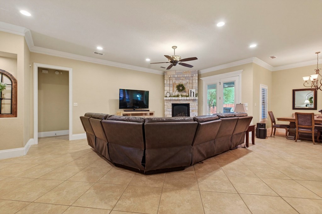 6407 Saddle Horn Lane, Midland, Texas image 9