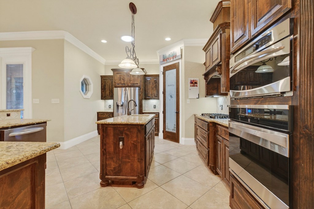 6407 Saddle Horn Lane, Midland, Texas image 14