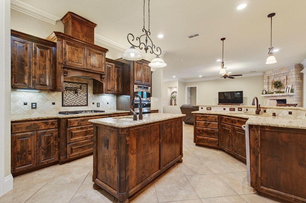 6407 Saddle Horn Lane, Midland, Texas image 17