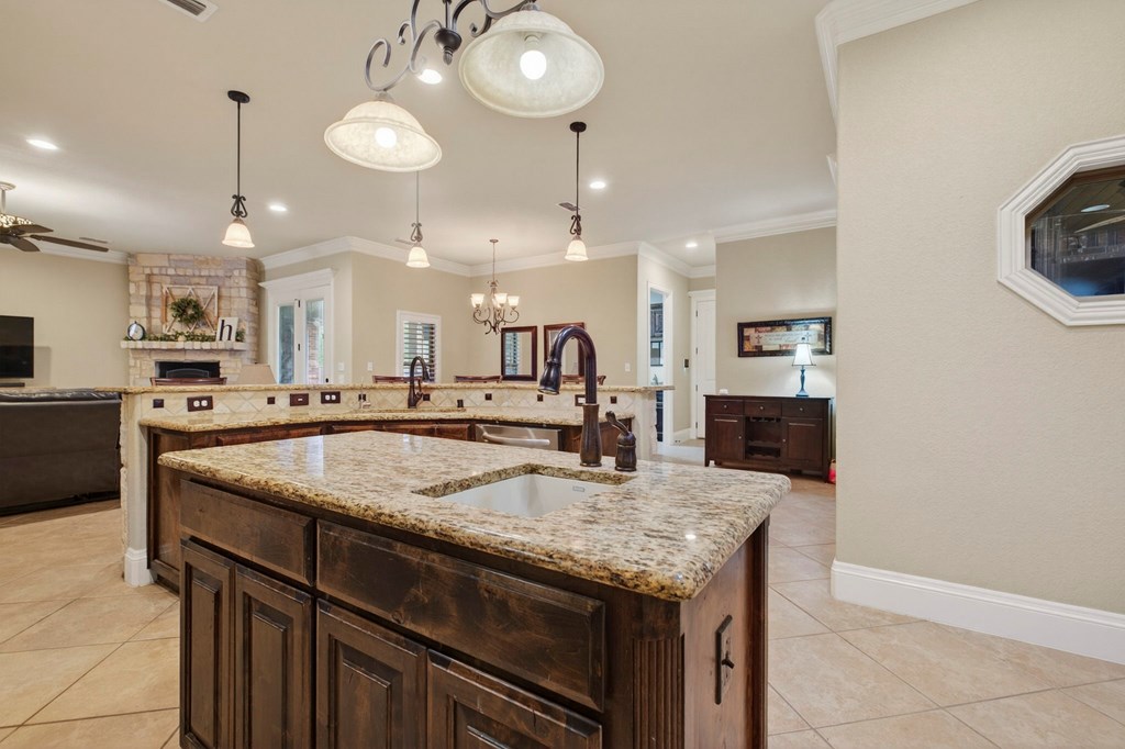 6407 Saddle Horn Lane, Midland, Texas image 19