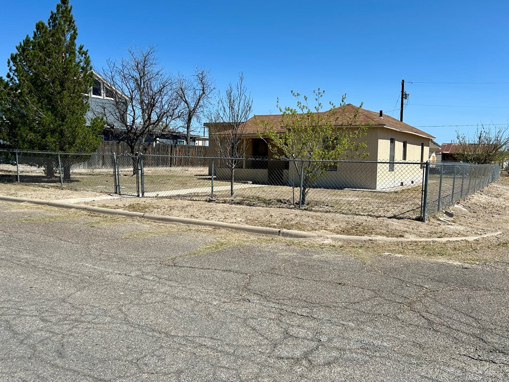 400 N Young St, Fort Stockton, Texas image 29