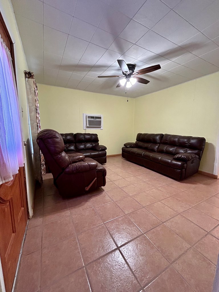 400 N Young St, Fort Stockton, Texas image 2