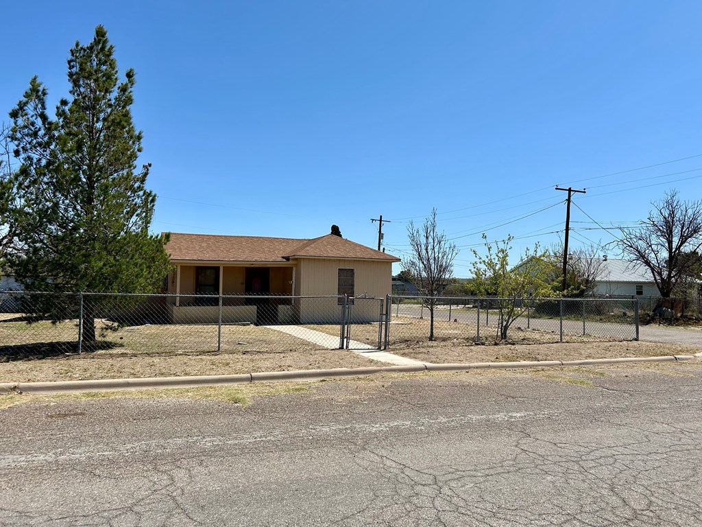 400 N Young St, Fort Stockton, Texas image 28