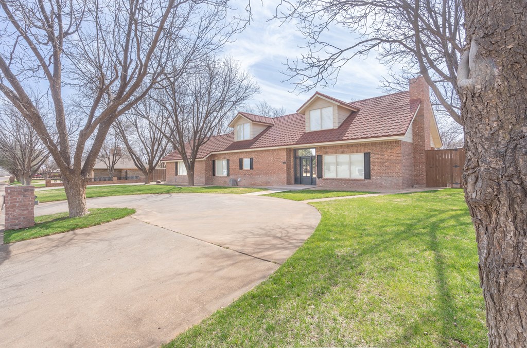 2223 S 2nd Pl, Lamesa, Texas image 2