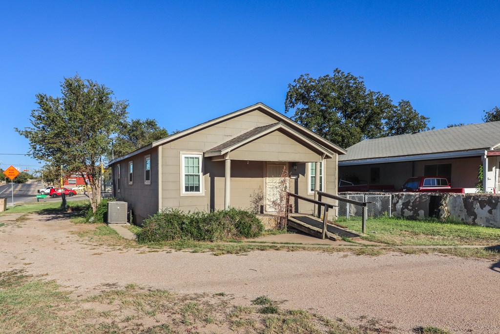 1001 Lancaster St, Big Spring, Texas image 2