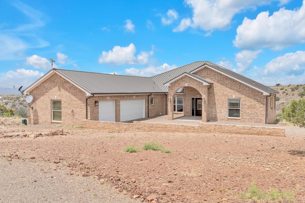 131 High Lonesome Dr, Alpine, Texas image 1