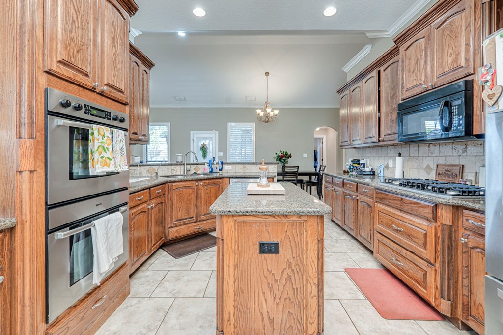 1905 Jadewood, Midland, Texas image 15