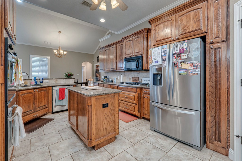 1905 Jadewood, Midland, Texas image 14