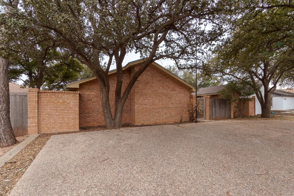 2401 Haynes Dr, Midland, Texas image 3