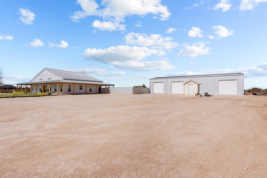6351 Sandhills Dr, Gardendale, Texas image 3