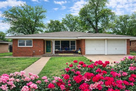 Homes For Sale - 2804 33rd St<br/> Scurry County, Snyder, TX 79549