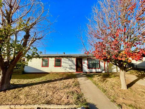 Homes For Sale - 1044 Washington Ave<br/> Winkler County, Kermit, TX 79745